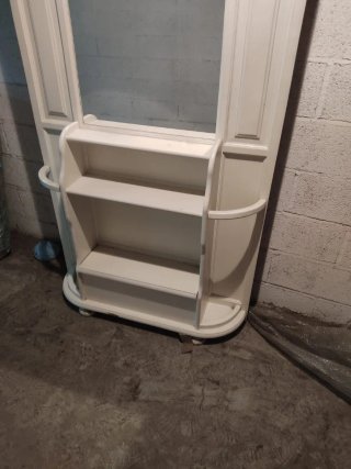 Mueble de entrada blanco con espejo