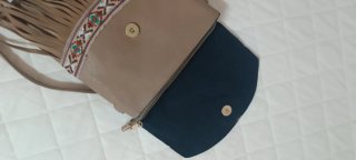 Bolso cruzado marrón con flecos