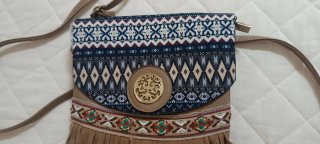 Bolso cruzado marrón con flecos