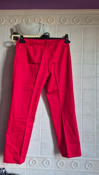 Pantaloni rossi eleganti