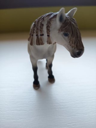 Figura yegua andaluza con trenzas de Schleich