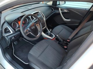 Opel Astra 2011