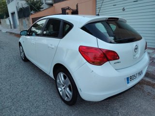 Opel Astra 2011