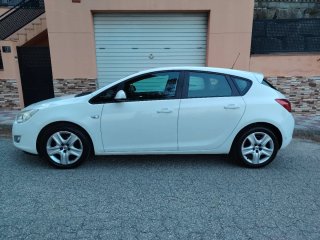 Opel Astra 2011