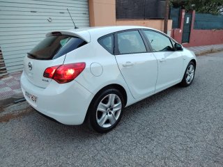 Opel Astra 2011