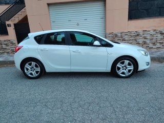 Opel Astra 2011