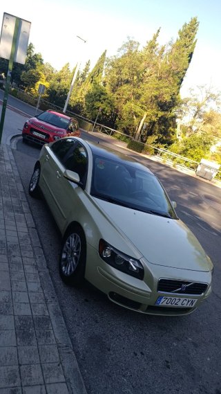 Volvo s40 también cambio por furgoneta