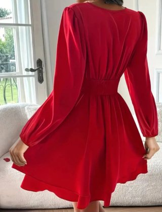 Elegante vestido rojo manga larga