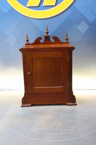 Antiguo reloj de sobremesa Seth Thomas. Con péndulo y llave.