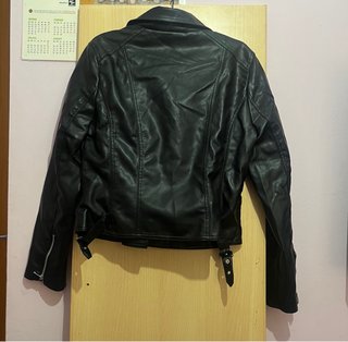 Chaqueta estilo cuero
