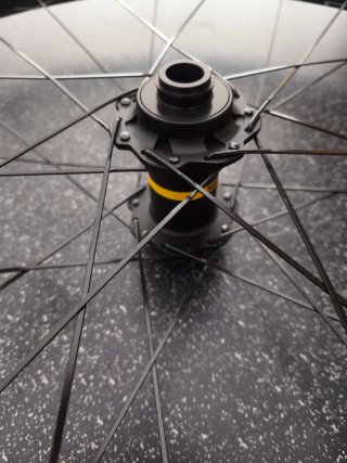 Rueda Mavic *NUEVA* DEEMAX Delantera 29" 6T