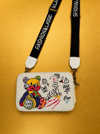 Bolso bandolera con estampado de oso