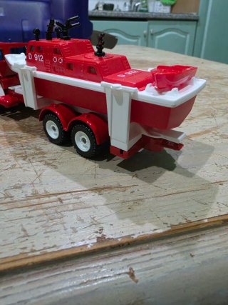 Siku 2823 LKW con Motorboot 1:55 Ford truck