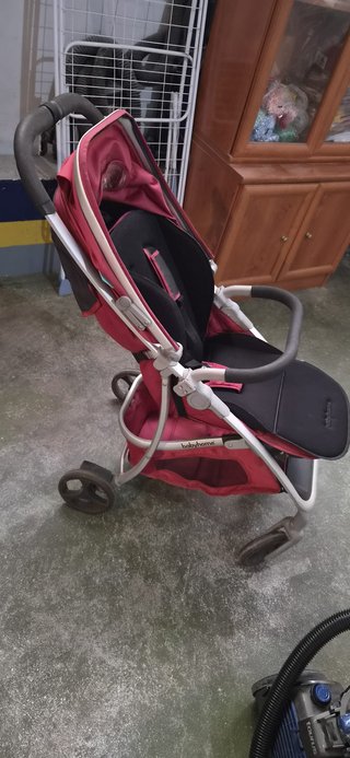 Silla de paseo Babyhome roja y negra