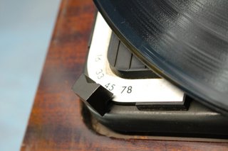 Tocadiscos vintage Bettor Ami 10-S Dual 1010-S. Con radio. Años 70-80.