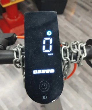 Patinete eléctrico Xiaomi gris con candado