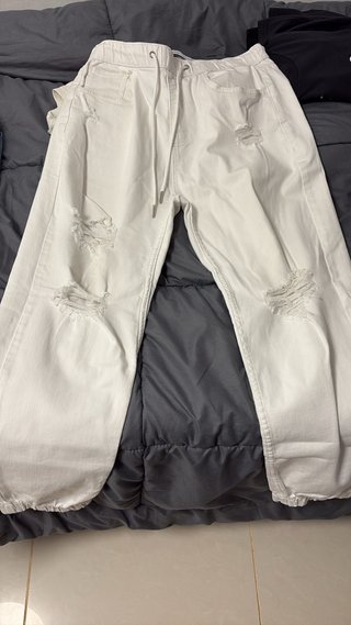 Pantalones Bershka blancos rotos Talla M