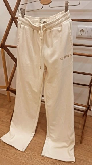 Conjunto de chándal Guess Beige ORIGINAL