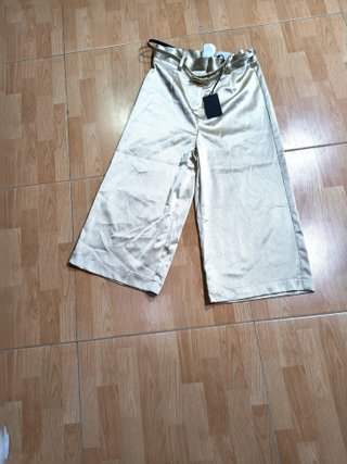 IDOL – Pantalon Ancho Dorado con Cinturon 202