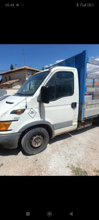 Se realizan portes .vaciado de naves .viviendas