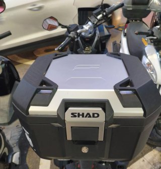 Baúl Moto SHAD Negro/Plata 5 dia de uso