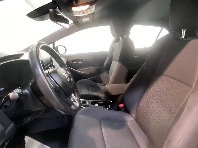 Toyota Auris 2021, foto 12