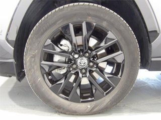 TOYOTA Rav4 2.5l 220H Style