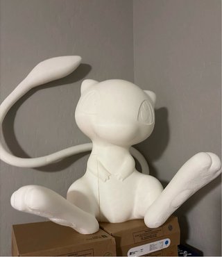 Figura Mew tamaño real