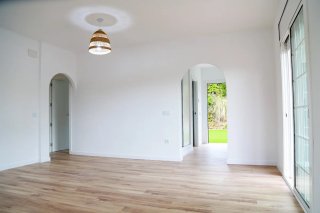 CASA REFORMADA CON PISCINA PRIVADA