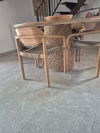 Mesa redonda madera mango y mimbre 1.40