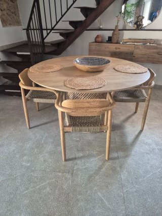 Mesa redonda madera mango y mimbre 1.40