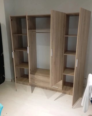Armario nuevo de madera
