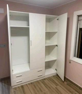 Armario nuevo de madera