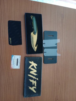Réplica cuchillo CS:GO Dragon Lore GUT Decorativo.