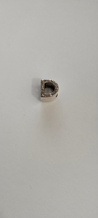 Charm Letra D Pandora Plata