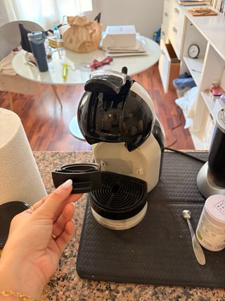 Cafetera Dolce Gusto Negra