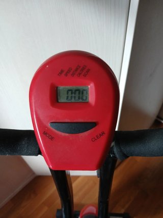 Bicicleta Estática Negra y Roja