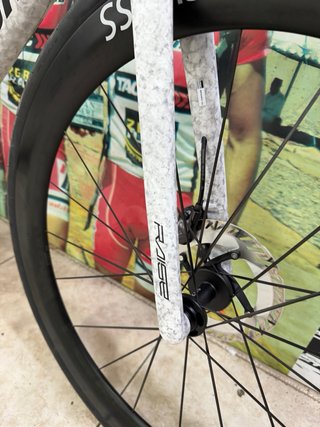 MEGAMO RAISE 03 T/XL (Bicicleta gerencia)