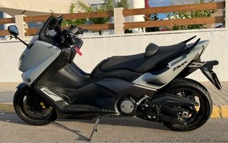 YAMAHA TMAX 530.