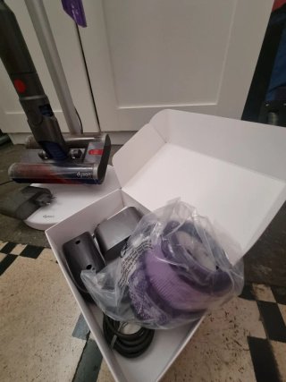 Aspiradora Dyson Vertical Morada