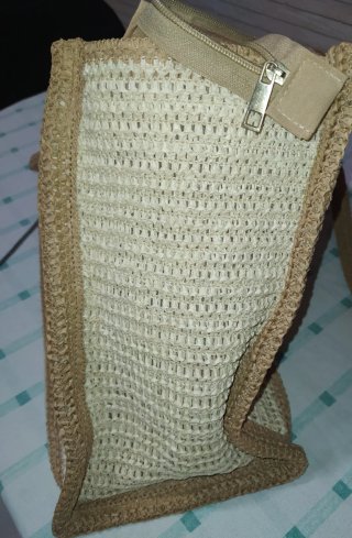 Bolso de mano tejido beige y marrón