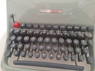 Televisor Antiguo Iberia, Tocadiscos, Olivetti