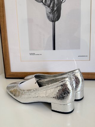 Zapatos de salón plateados