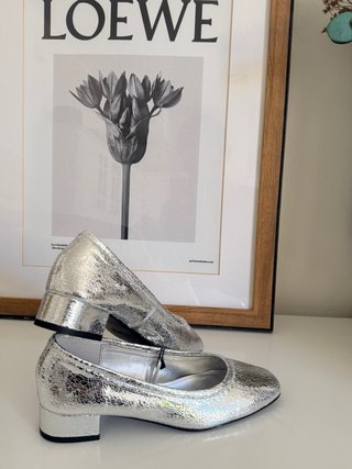 Zapatos de salón plateados
