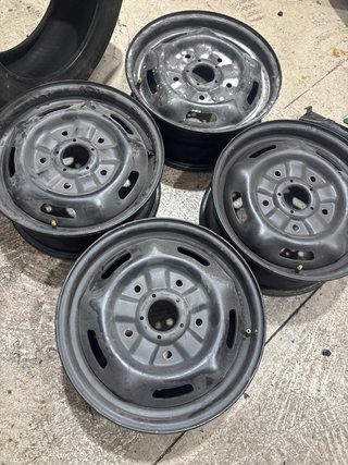 Llantas 16” Ford Transit (4 unidades)