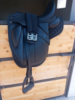 Montura Doma Castel taco muslera 17.5'