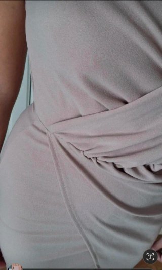 Vestido corto drapeado rosa