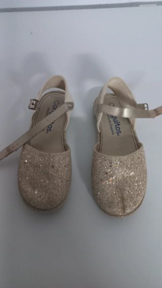 Manoletinas Conguitos Beige y Doradas talla 30