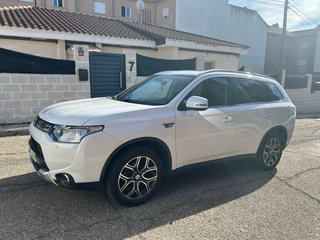 Mitsubishi Outlander 2015