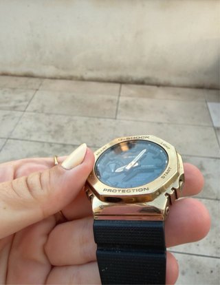 Reloj Casio G-Shock Dorado y Negro